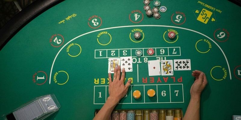 Baccarat có luật chơi đơn giản nên bất kỳ ai cũng dễ dàng trải nghiệm